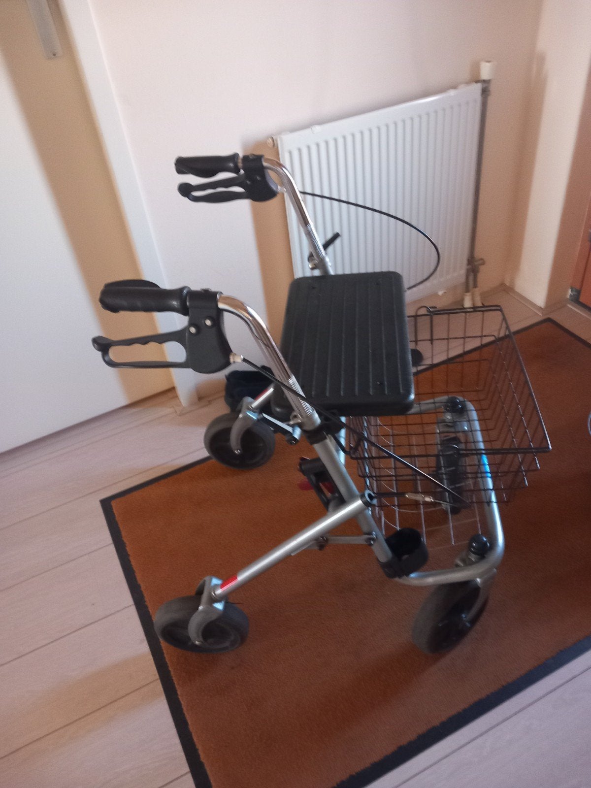 rollator  met mandje ., Diversen, Ophalen, Lichtgewicht, Gebruikt