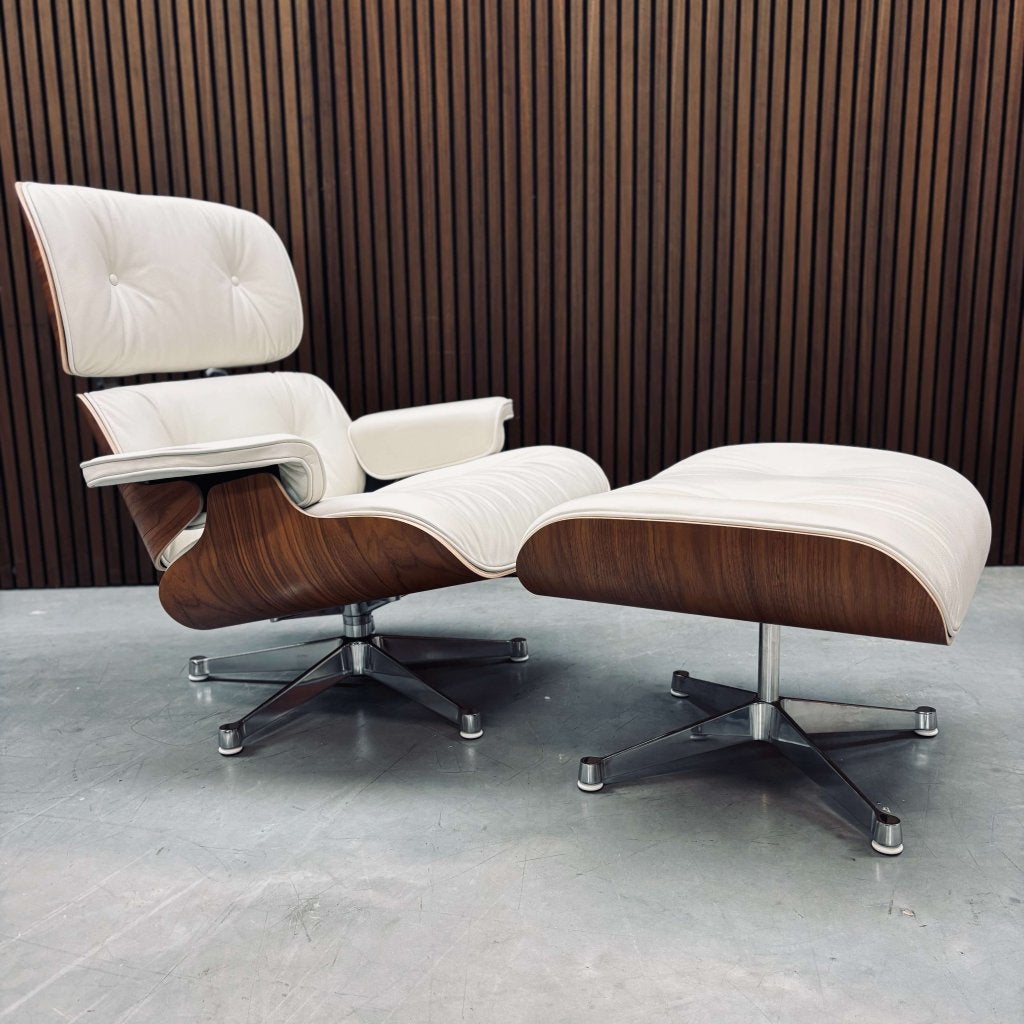 Vitra Eames Lounge Chair | Dark Walnut & Snow Leather, Ophalen of Verzenden