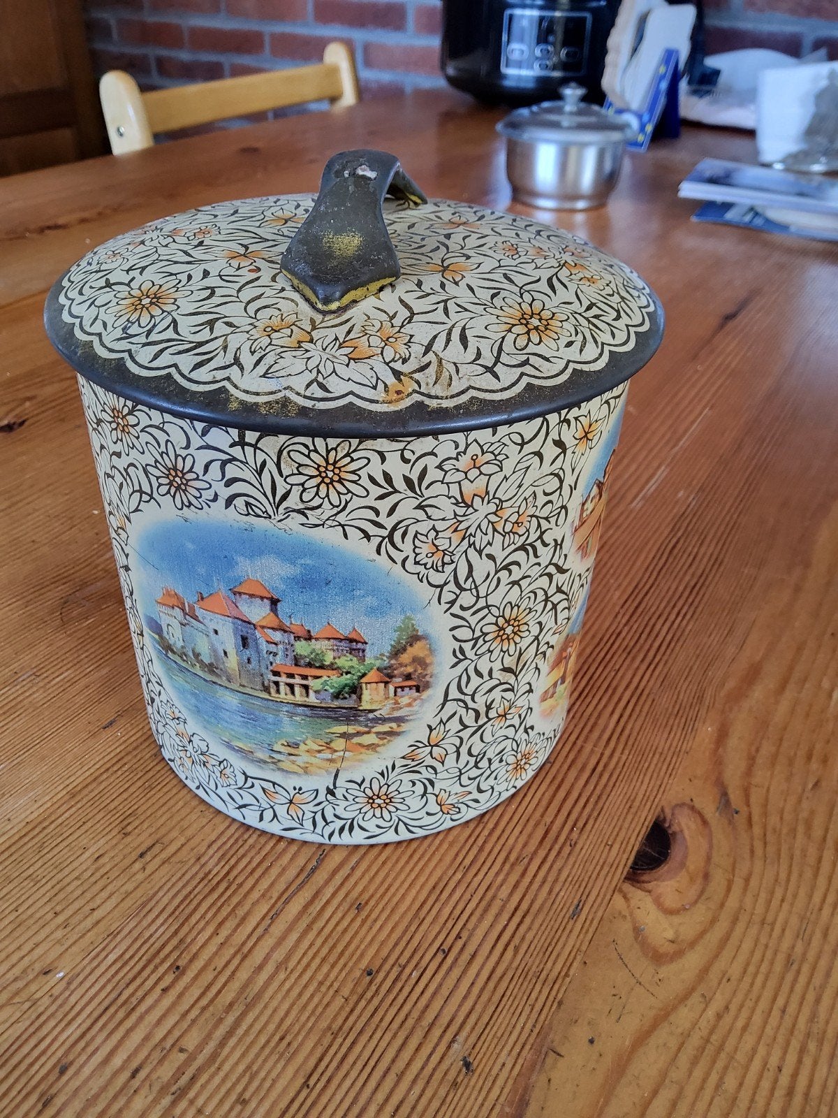 Vintage blikken trommel met landschap en bloemmotief, Ophalen of Verzenden