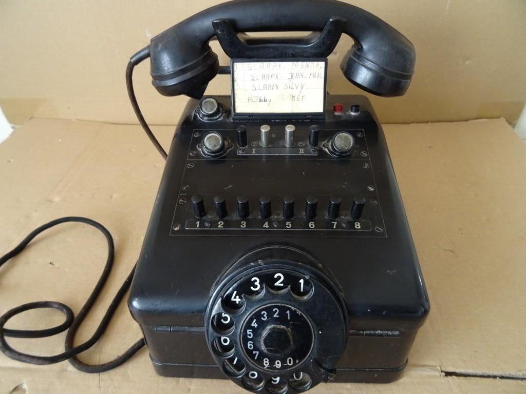 Vintage bakelieten telefoon telefooncentrale metaal bakeliet, Ophalen of Verzenden