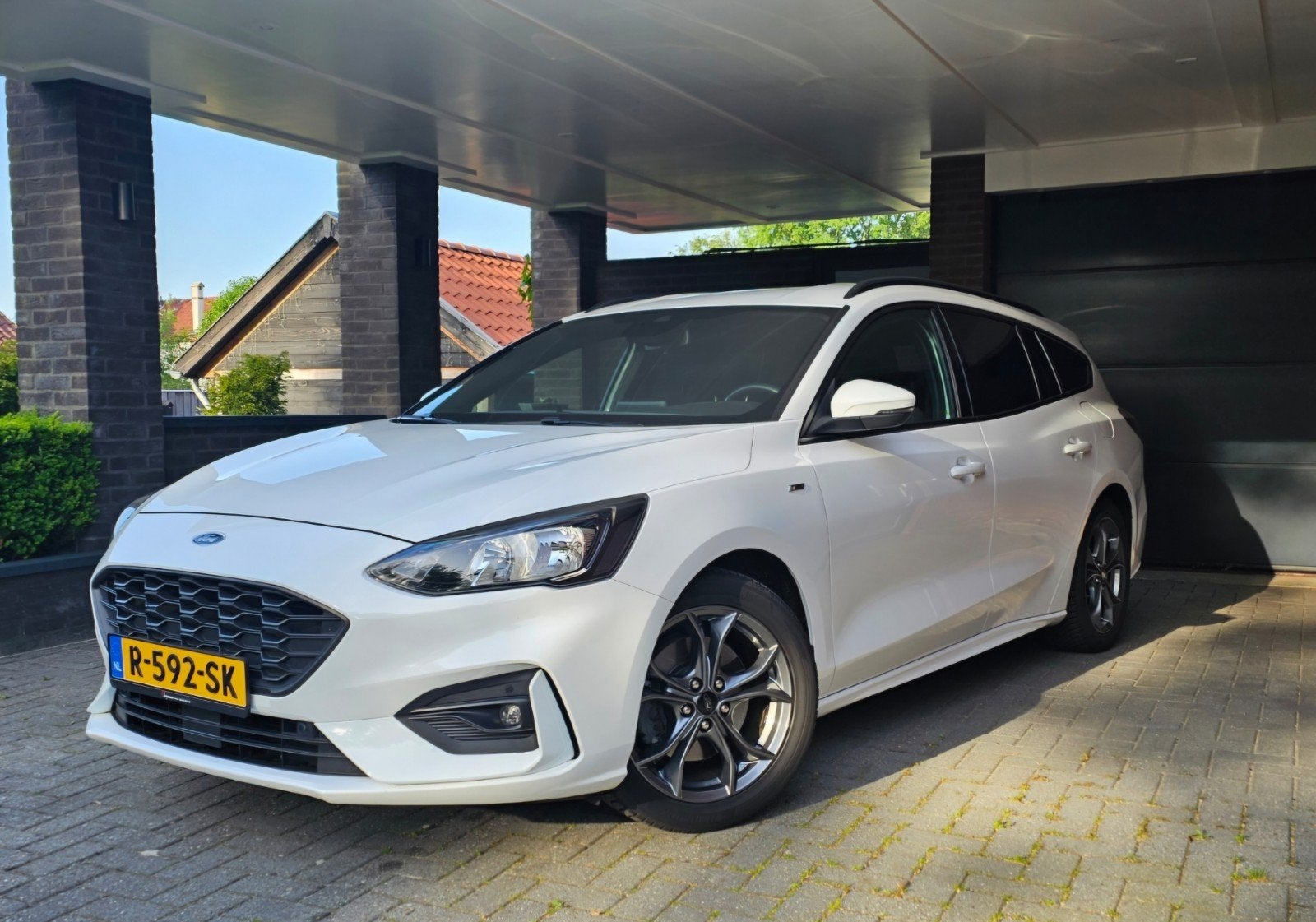 Ford Focus 1.0 Ecoboost 125pk 2019 Wit, 4 nieuwe all season, Auto's, 125 pk, Zwart, Wit, Stationwagon