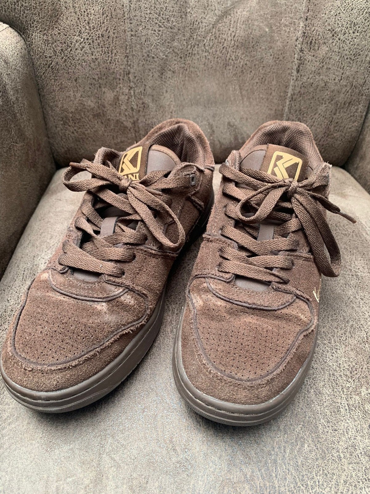 Te Koop: KARL KANI Sneakers,  mt 41. Donkerbruin. (J-64), Kleding | Heren, Schoenen, Bruin, Ophalen of Verzenden, Karl Kani, Sneakers of Gympen