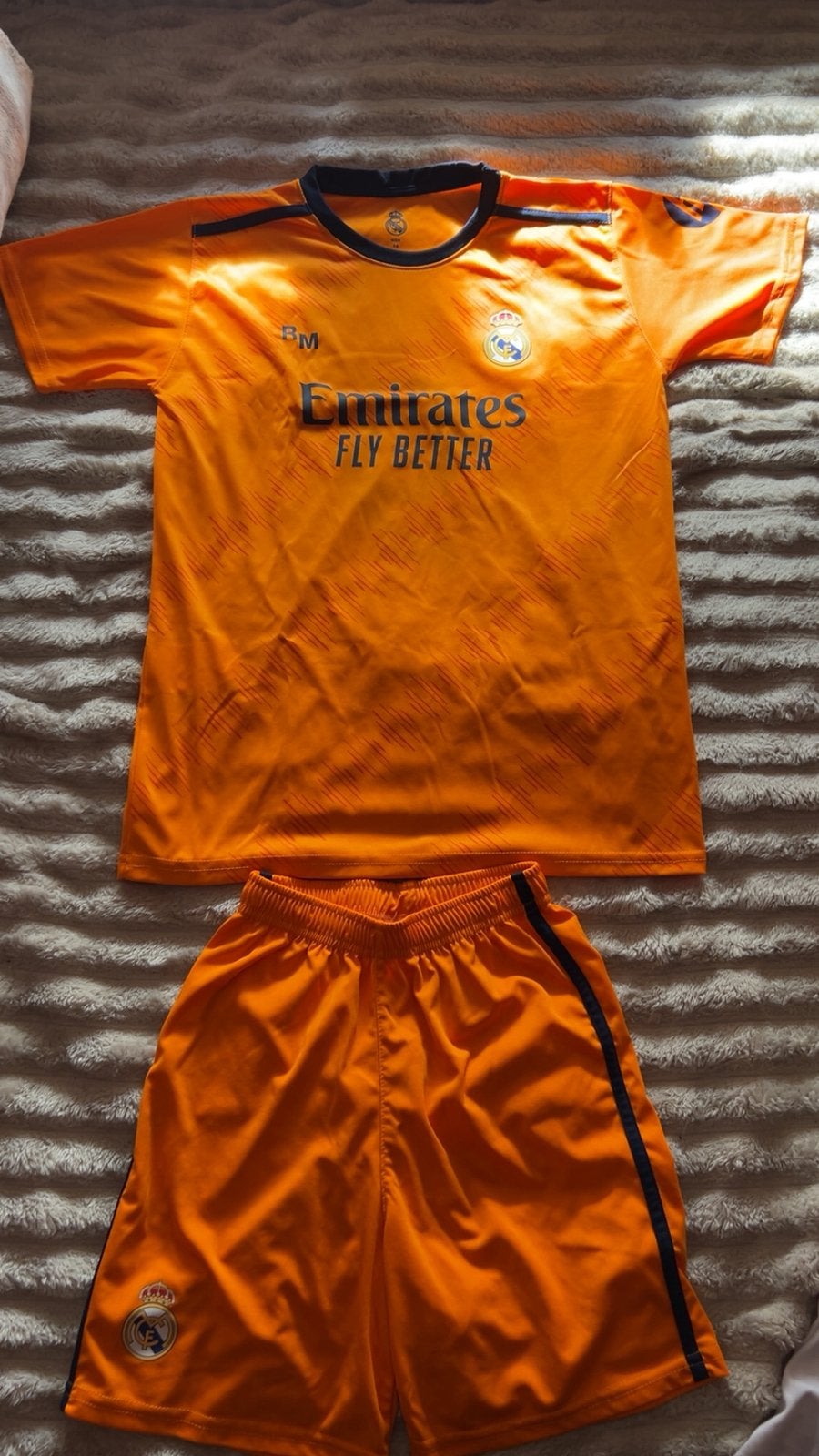 Real Madrid uittenue 2024/2025 maat 164 met Mbappé achterop., Maat XS of kleiner, Ophalen of Verzenden, Zo goed als nieuw, Shirt