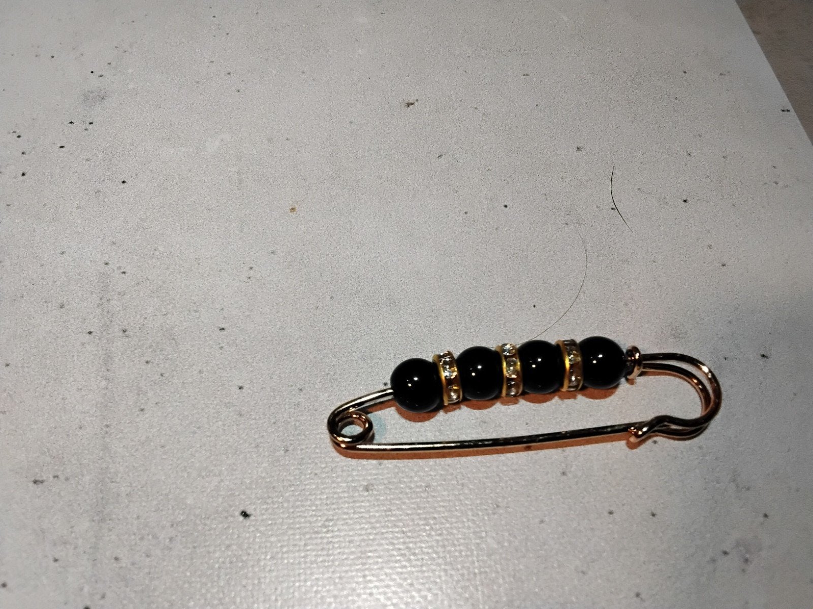 sjaal broche zwarte kralen, Ophalen of Verzenden, Zo goed als nieuw, Zwart, Overige materialen