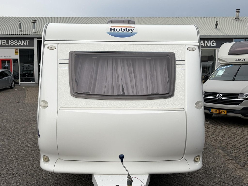 Hobby De Luxe 400 SF AIRCO/LUIFEL/MOVER/FIETSENDRAGER, Hobby, Bedrijf, Treinzit, 4 tot 5 meter