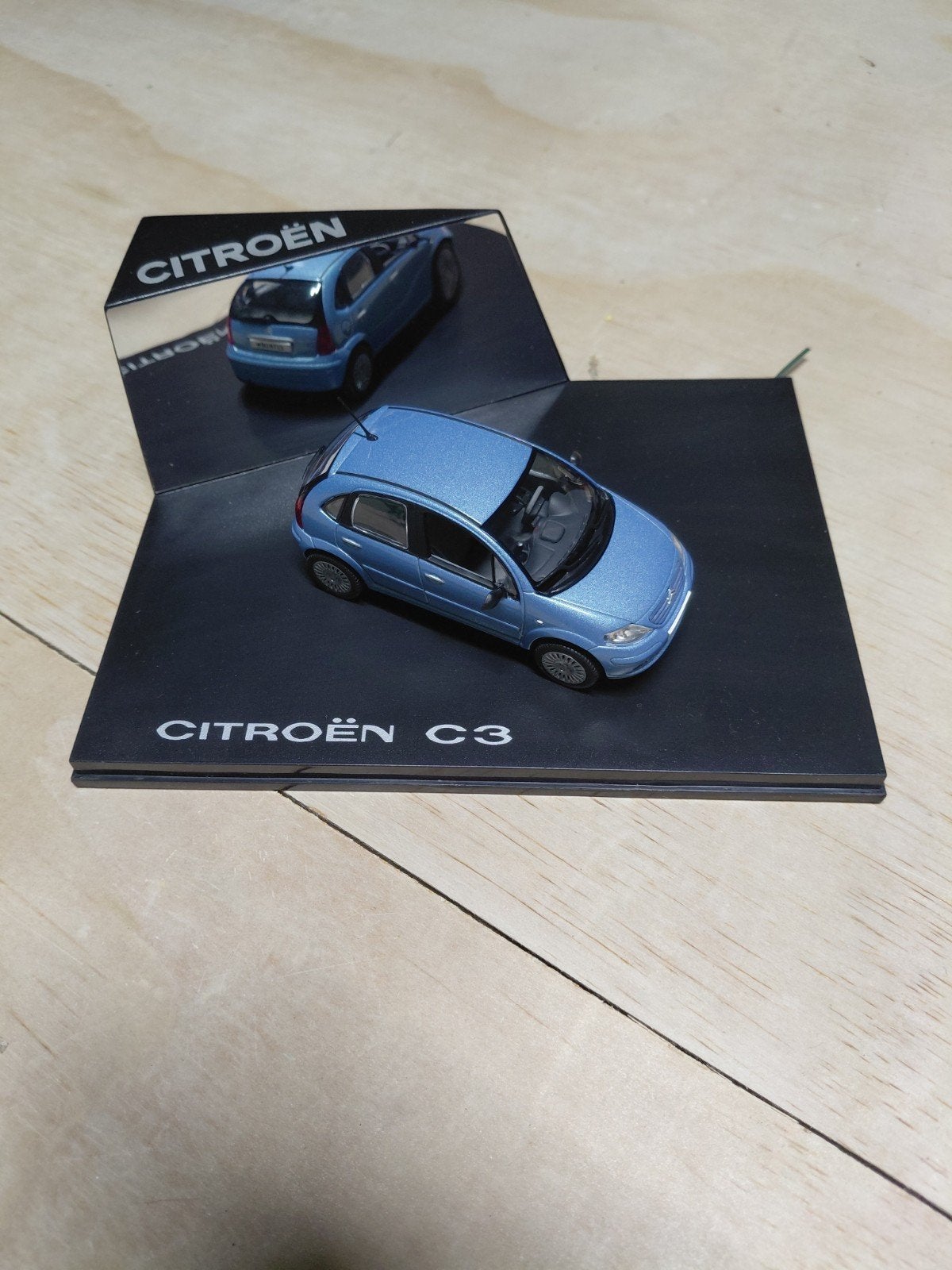 Citroën C3 modelauto in displaycase, Ophalen of Verzenden, Zo goed als nieuw, Auto, Overige merken