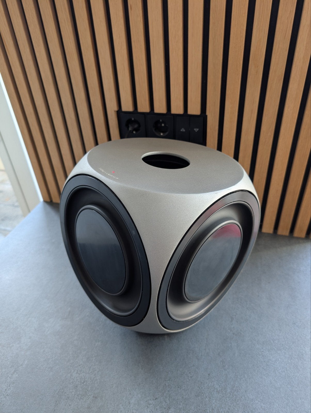 Bang & Olufsen B&O BeoLab 2 Subwoofer, Audio, Tv en Foto, 150 watt of meer, Gebruikt, Subwoofer, Ophalen of Verzenden