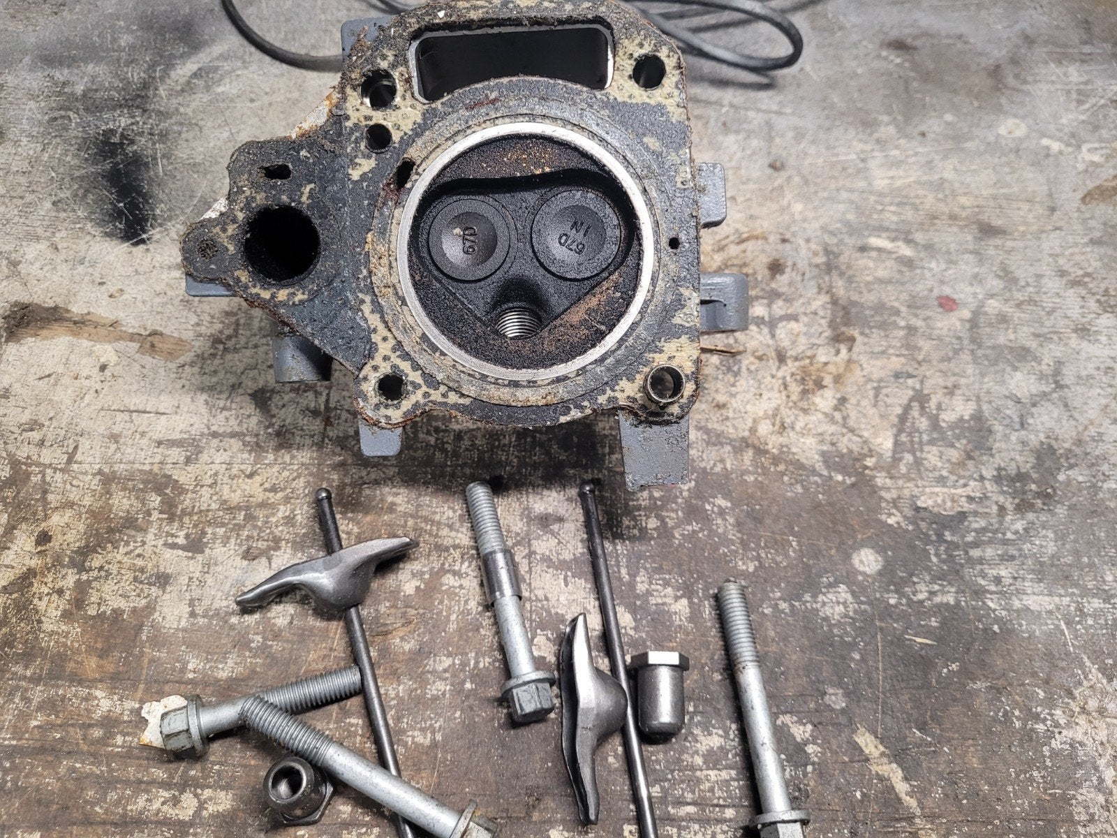 Cilinderkop yamaha 4takt
Past op de 4 5 en 6 pk
Bj c.a 2002, Ophalen of Verzenden, Motor en Techniek