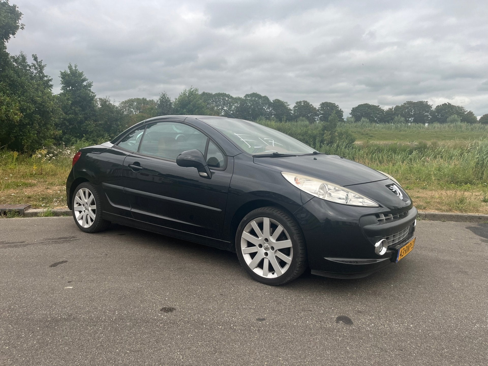Peugeot 207 CC 1.6-16V T Sport bj 2007 101 dkm, Auto's, Voorwielaandrijving, Gebruikt, 4 cilinders, 4 stoelen