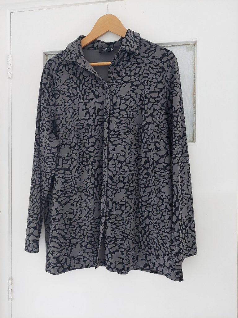 travelstof blouse yesta yest maat x = 0 44 46, Maat 46/48 (XL) of groter, Ophalen of Verzenden, Zo goed als nieuw, Grijs