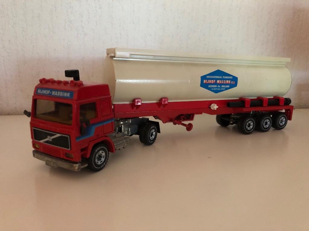 Siku V350 truck tankoplegger Volvo F10 Nijhof Wassink, Ophalen of Verzenden, Gebruikt, Bus of Vrachtwagen, SIKU