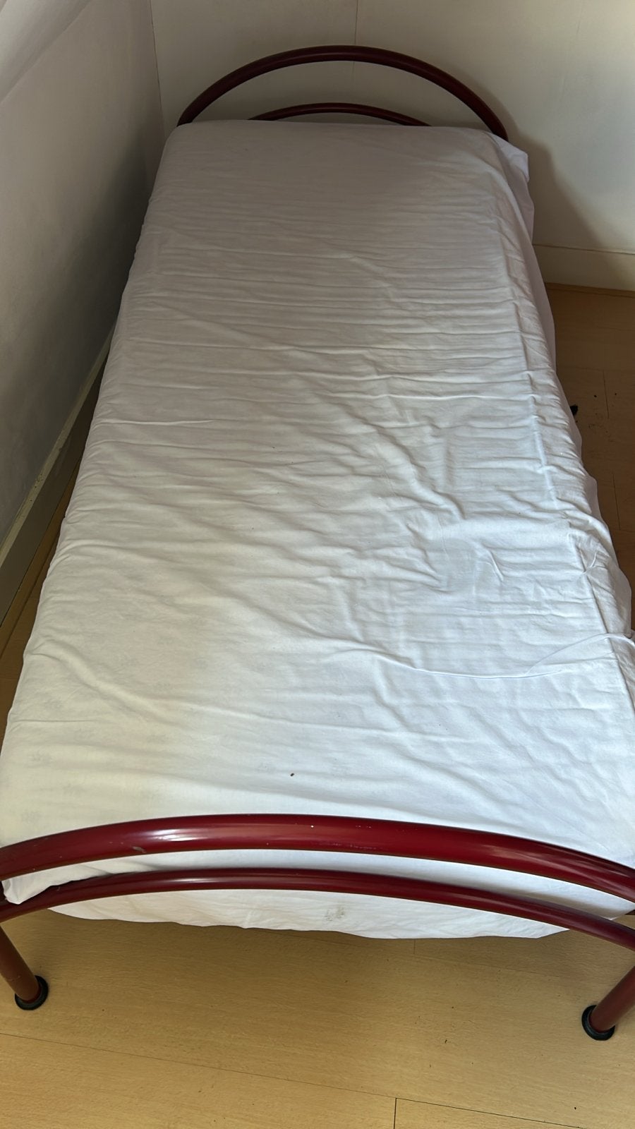 Retro bed 80x190 cm met metalen frame en matras, Huis en Inrichting, Gebruikt, Eenpersoons, 80 cm, Metaal