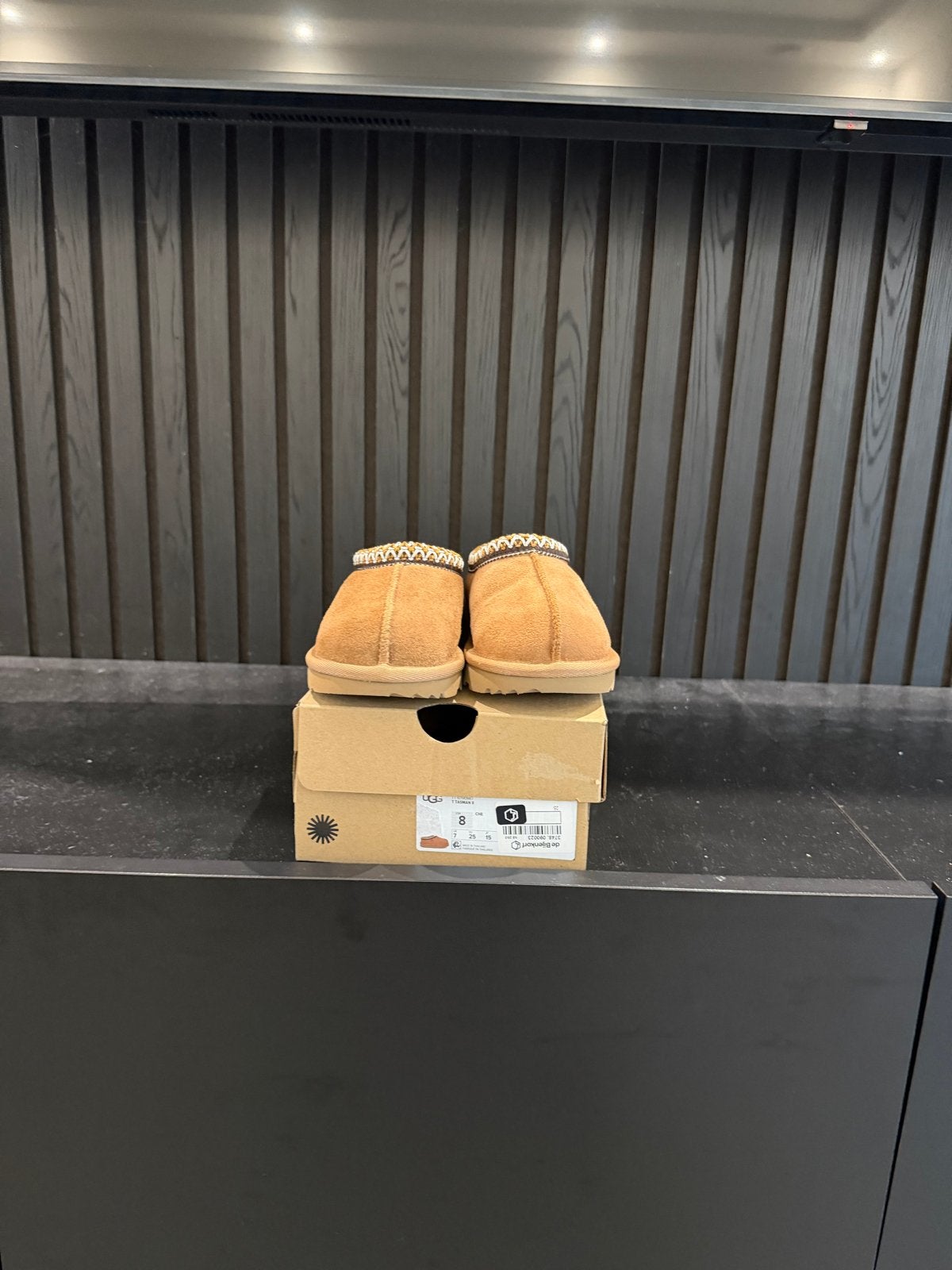Ugg Tasman maat 25, Bruin, Lage of Enkellaarzen, Nieuw, Ophalen of Verzenden