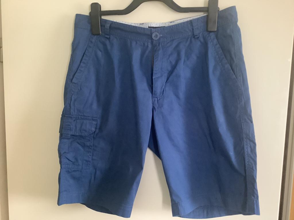 Nieuwe korte broek maat L., Kleding | Heren, Broeken en Pantalons, Ophalen of Verzenden, Nieuw, Maat 52/54 (L), Blauw