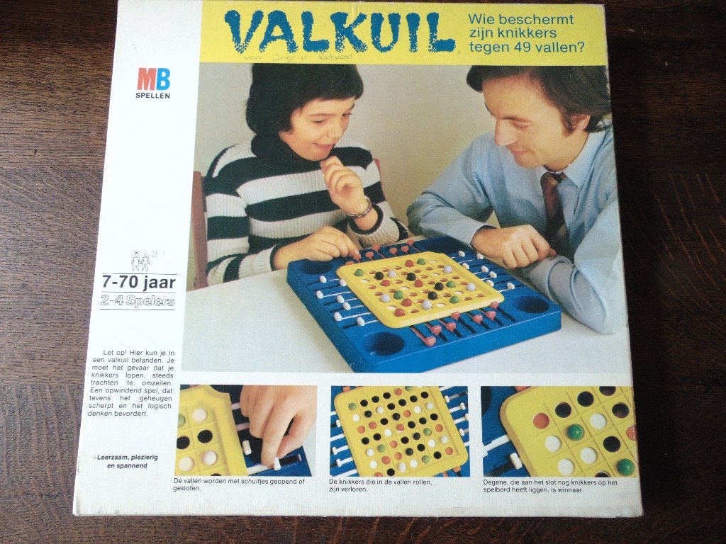 Vintage MB Spellen Valkuil Bordspel Jaren '80 - Compleet, Een of twee spelers, Ophalen of Verzenden, Gebruikt, MB