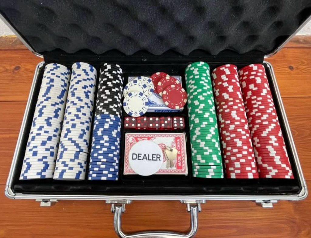 Uitgebreide pokerset in koffer, Hobby en Vrije tijd, Ophalen, Gebruikt