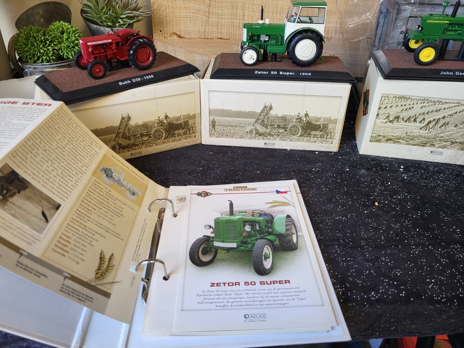 3 miniatuur traktoren Atlas Collections, Overige merken, 1:32 tot 1:50, Overige typen, Ophalen of Verzenden