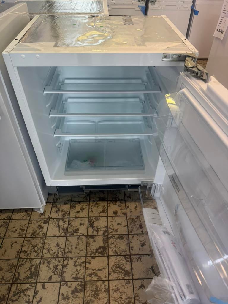 Zanussi onderbouw koelkast nieuw deur op deur, Aeg, Zonder vriesvak, Minder dan 85 cm, 100 tot 150 liter