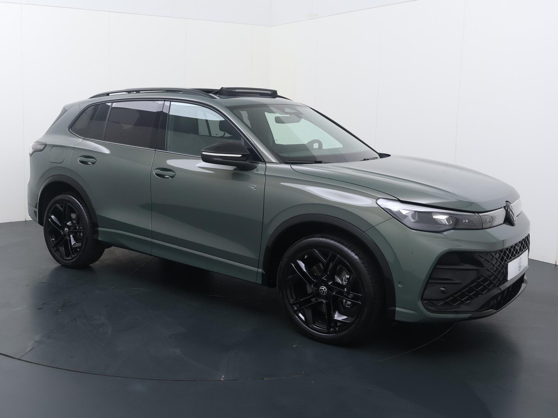 Volkswagen Tiguan 1.5 eHybrid R-Line Edition | 272 PK | SoH, 12 maanden, Euro 6, 4 cilinders, 150 min