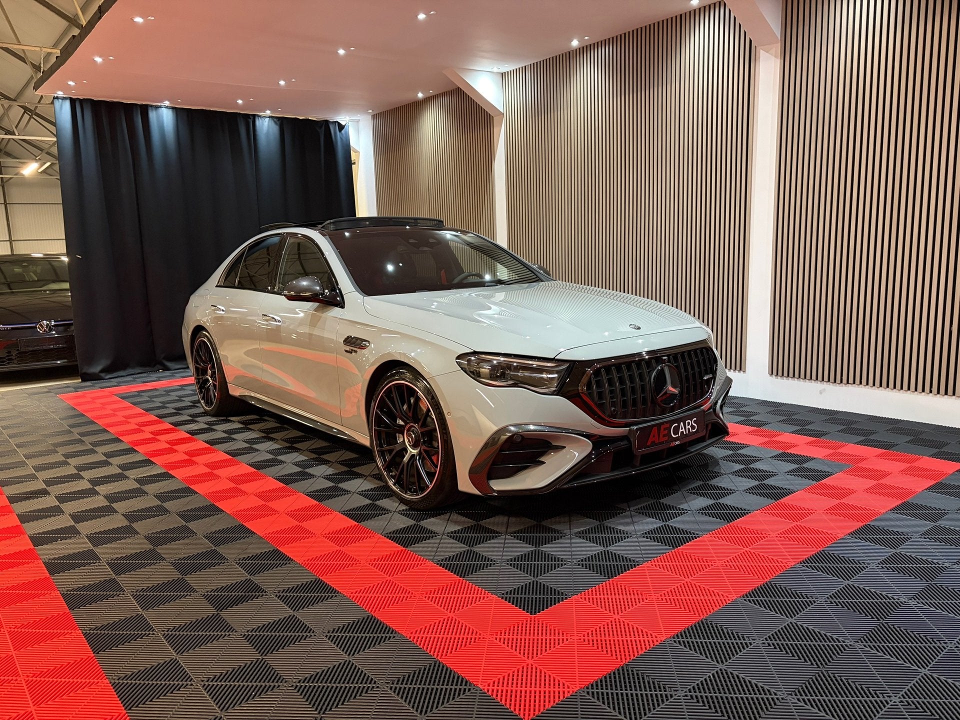 Mercedes-Benz E-klasse AMG 53 4MATIC+ Edition 1 Carbon////, Auto's, Automaat, Dealer onderhouden, Gebruikt, 21 kWh