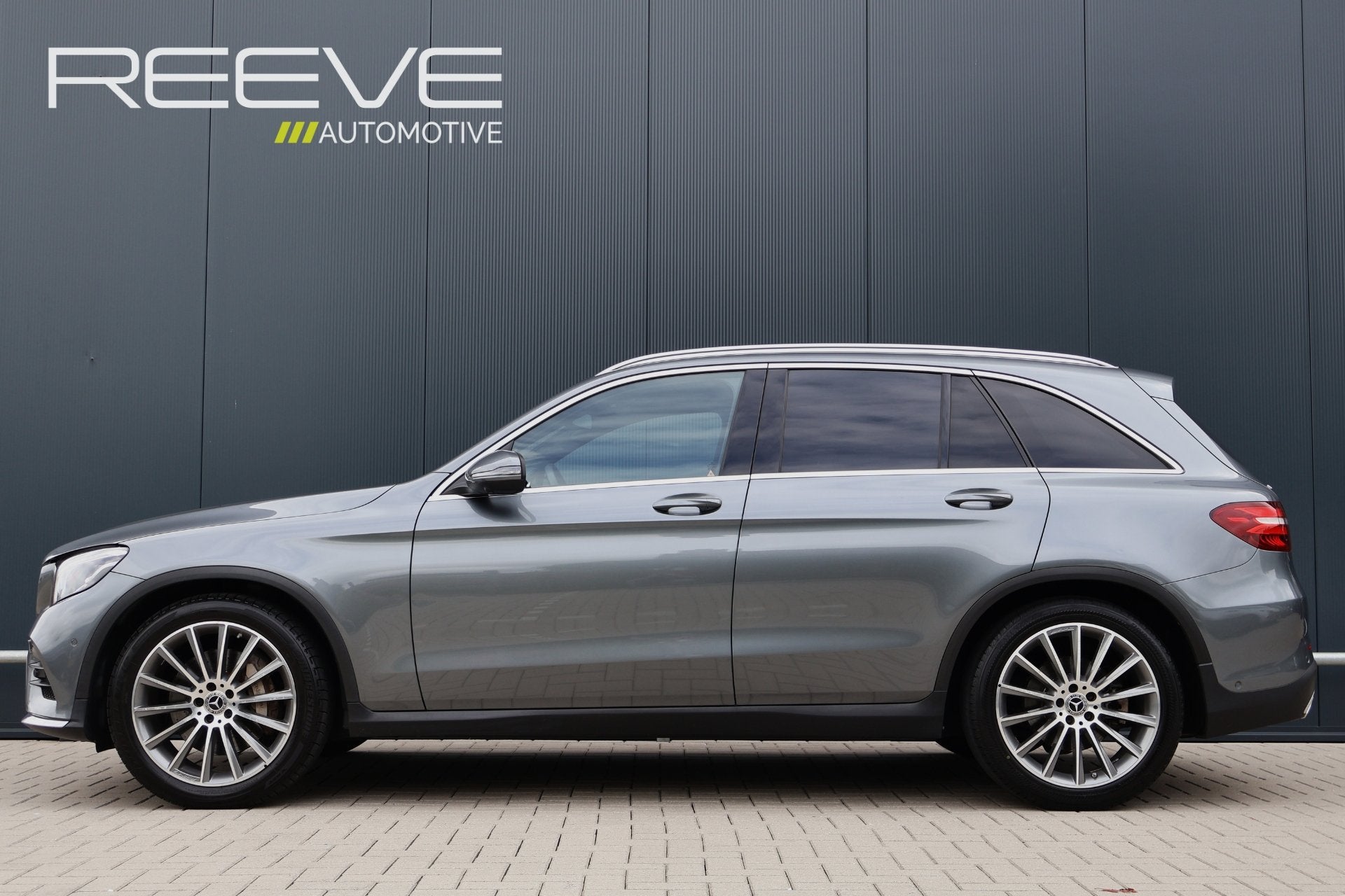Mercedes-Benz GLC 250 4MATIC AMG Edition 1 | Trekhaak wegkl., Auto's, Mercedes-Benz, Automaat, Automatische klimaatregeling, Gebruikt