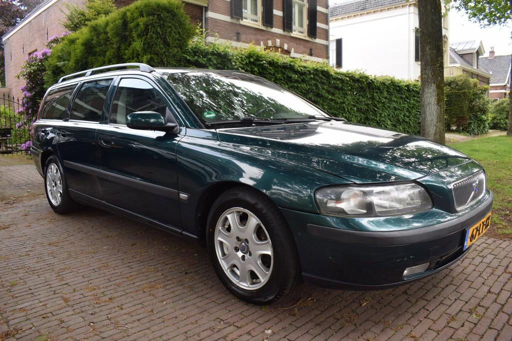 Volvo V70 2.4 Edition II Automaat Leer, Auto's, 1556 kg, Zwart, 2435 cc, 170 pk