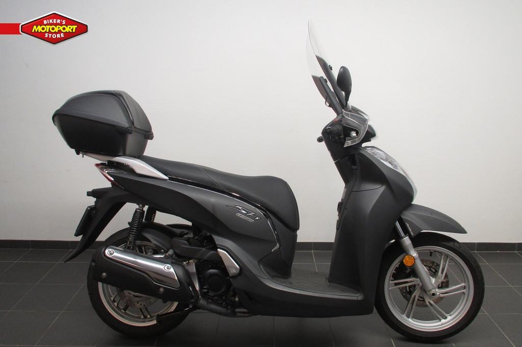 Honda SH 300I ABS (bj 2016), Doornveld 180-184
B-1731  ZELLIK, BE, Honda Motor Europe Ltd, Belgian Branche, Bedrijf, Overig