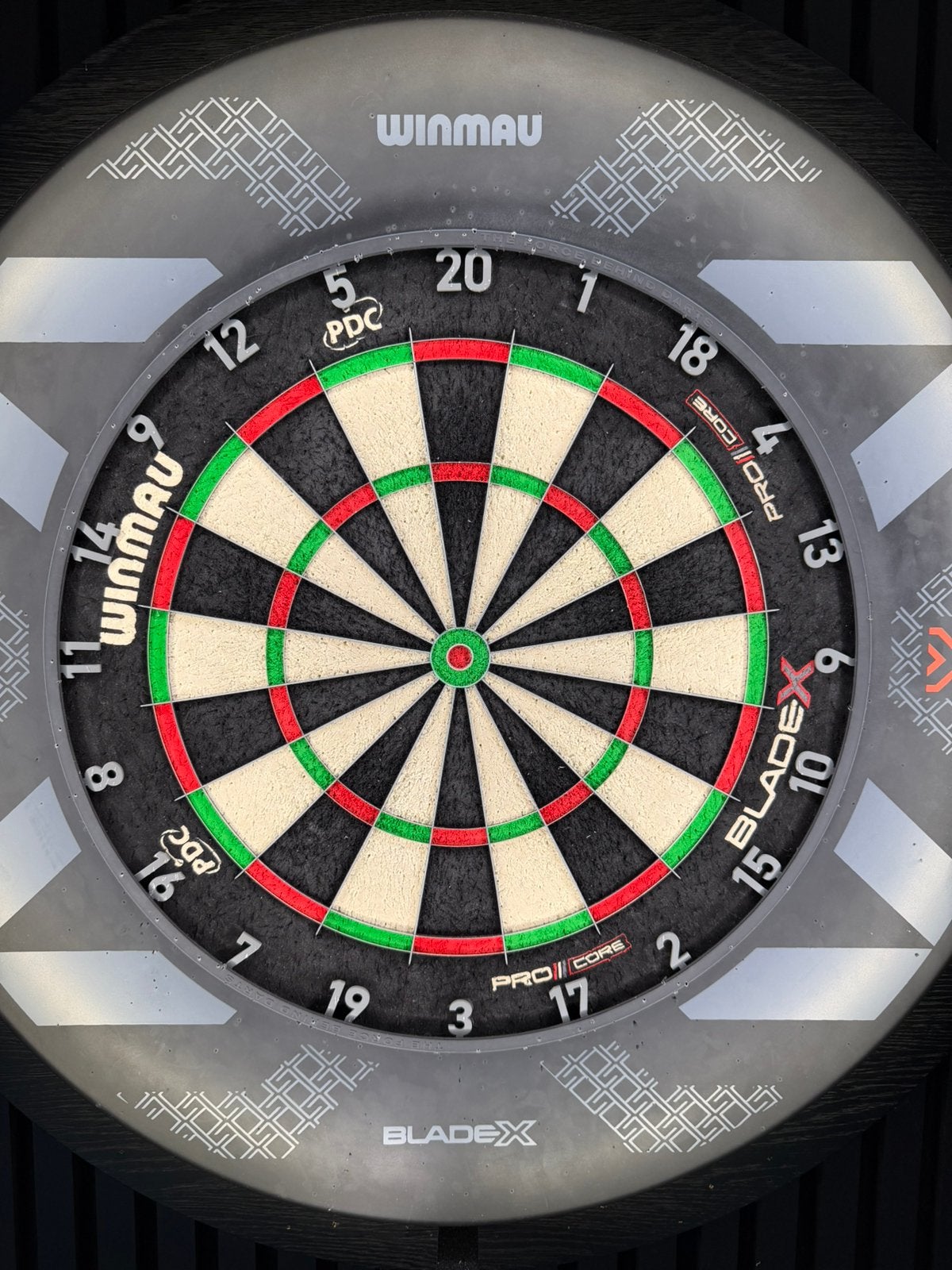 Winmau blade x dartbord, Ophalen of Verzenden, Zo goed als nieuw, Dartbord