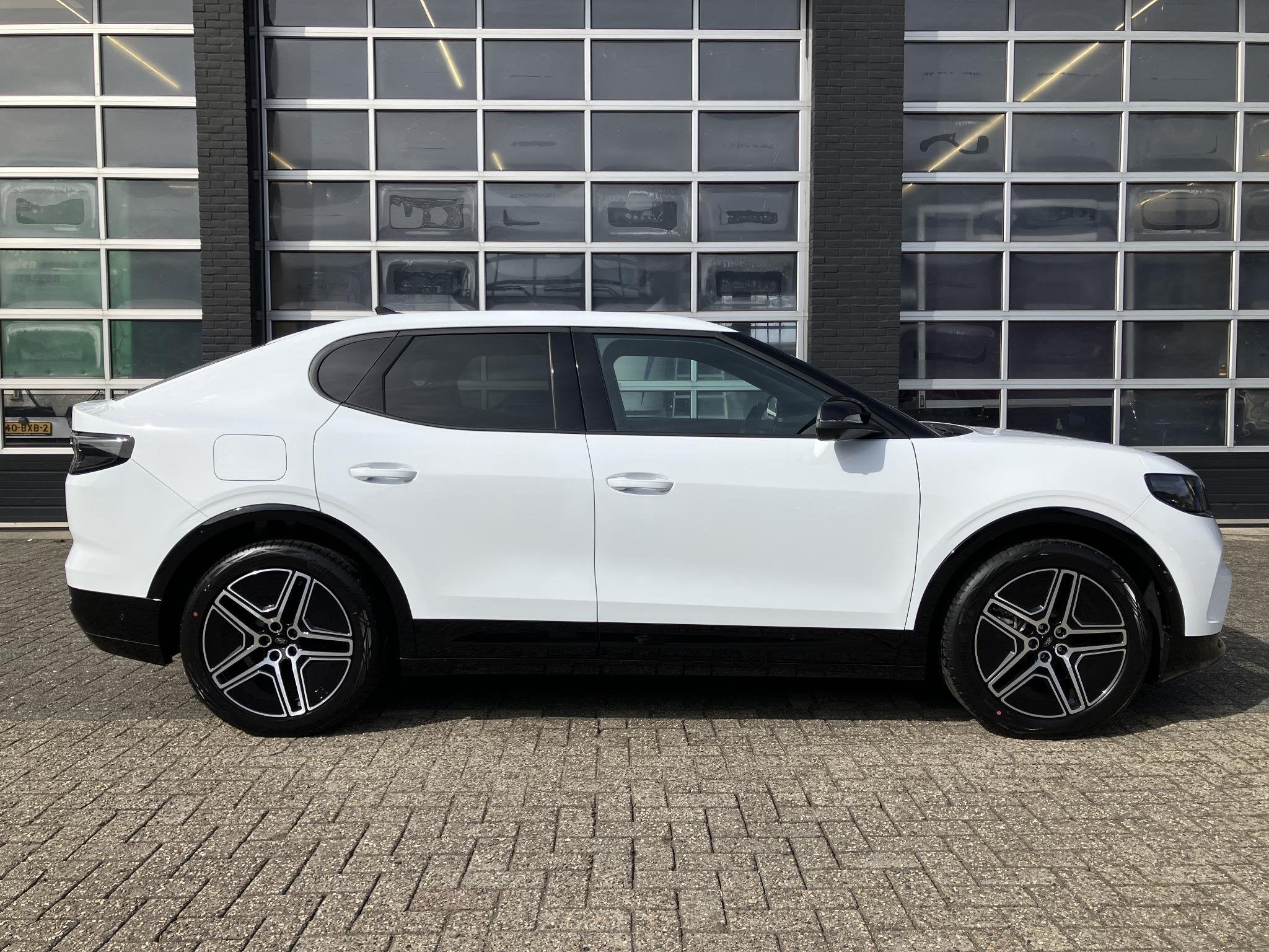 Ford Capri Premium Extended Range RWD 77 kWh | Panoramadak |, Auto's, Ford, Automaat, Achterwielaandrijving, Overige modellen