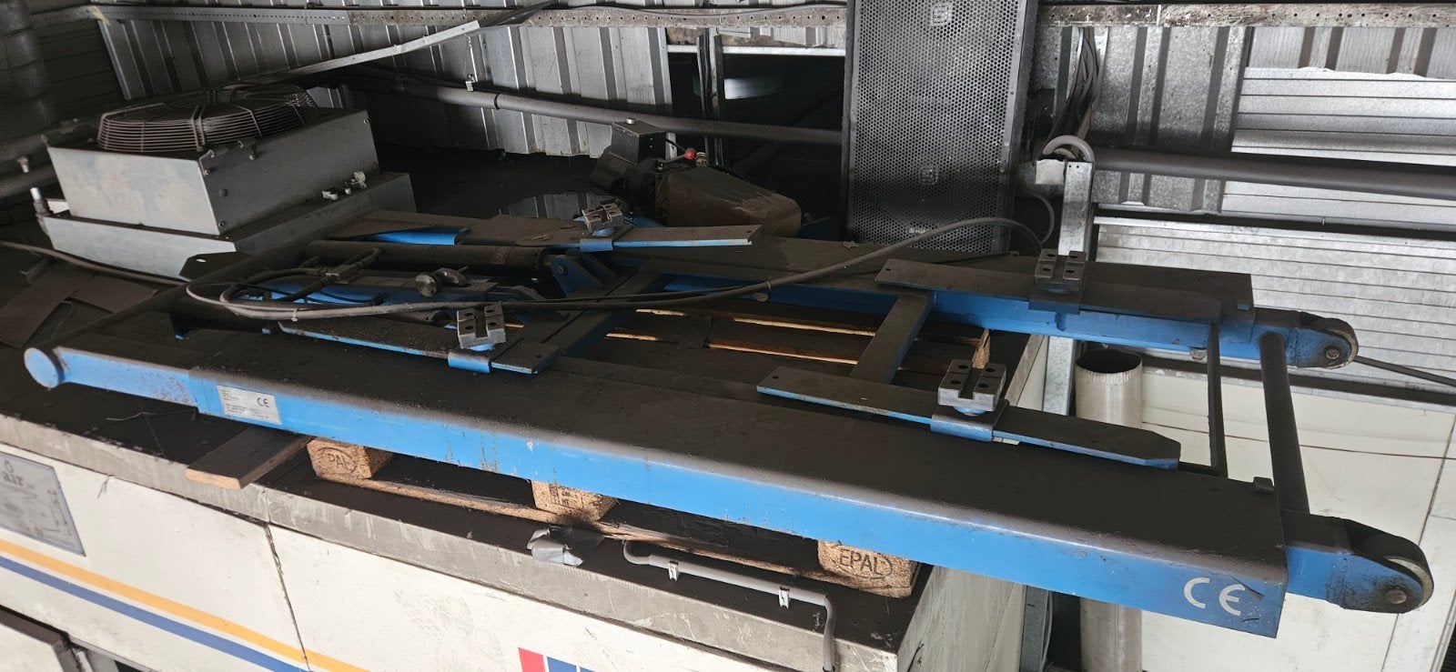 Hefbrug 2500kg op 230V, Auto diversen, Ophalen, Gebruikt