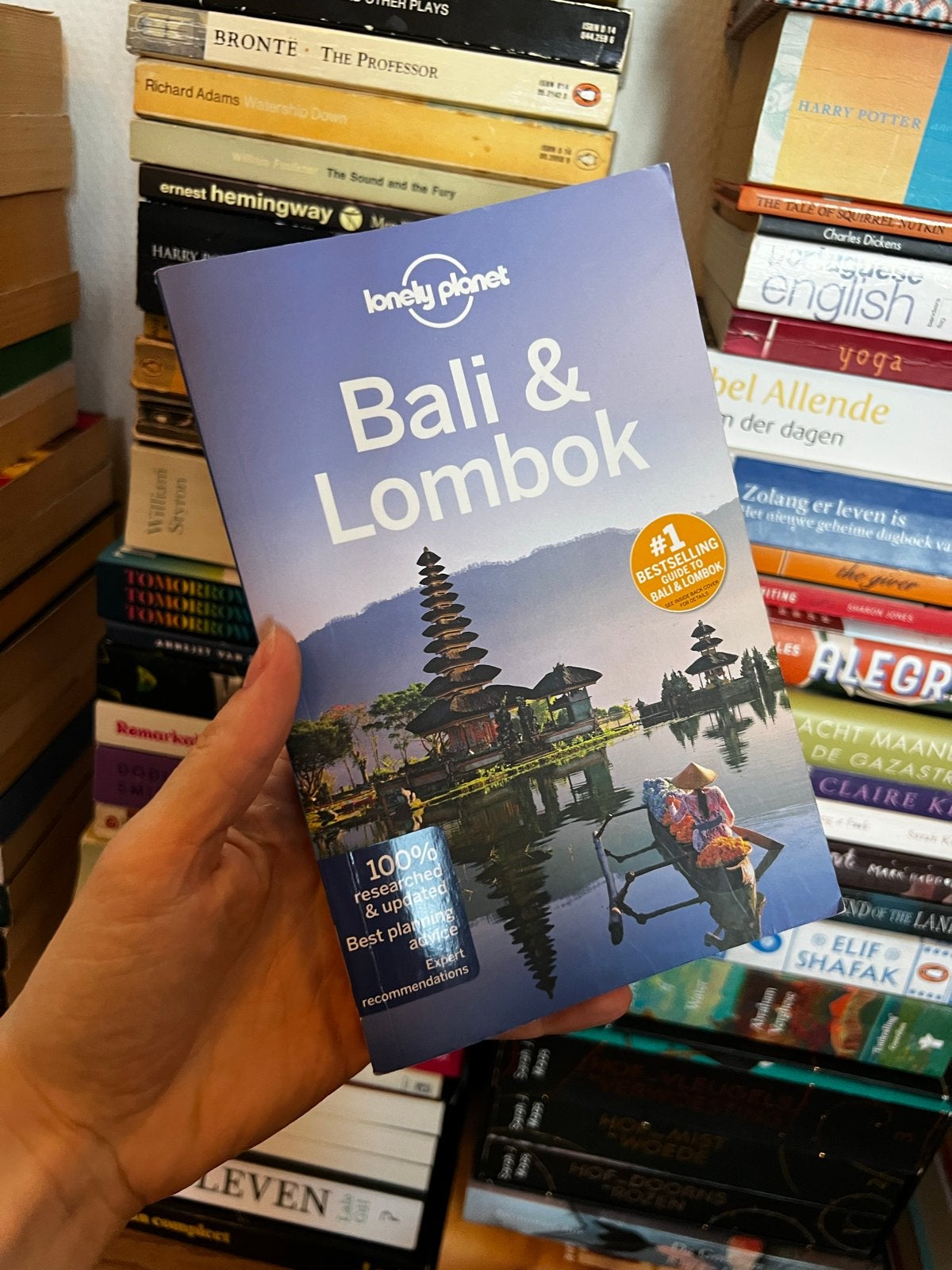 Lonely Planet Reisgids Bali & Lombok (15e editie), Lonely Planet, Ophalen of Verzenden, Zo goed als nieuw, Reisgids of -boek