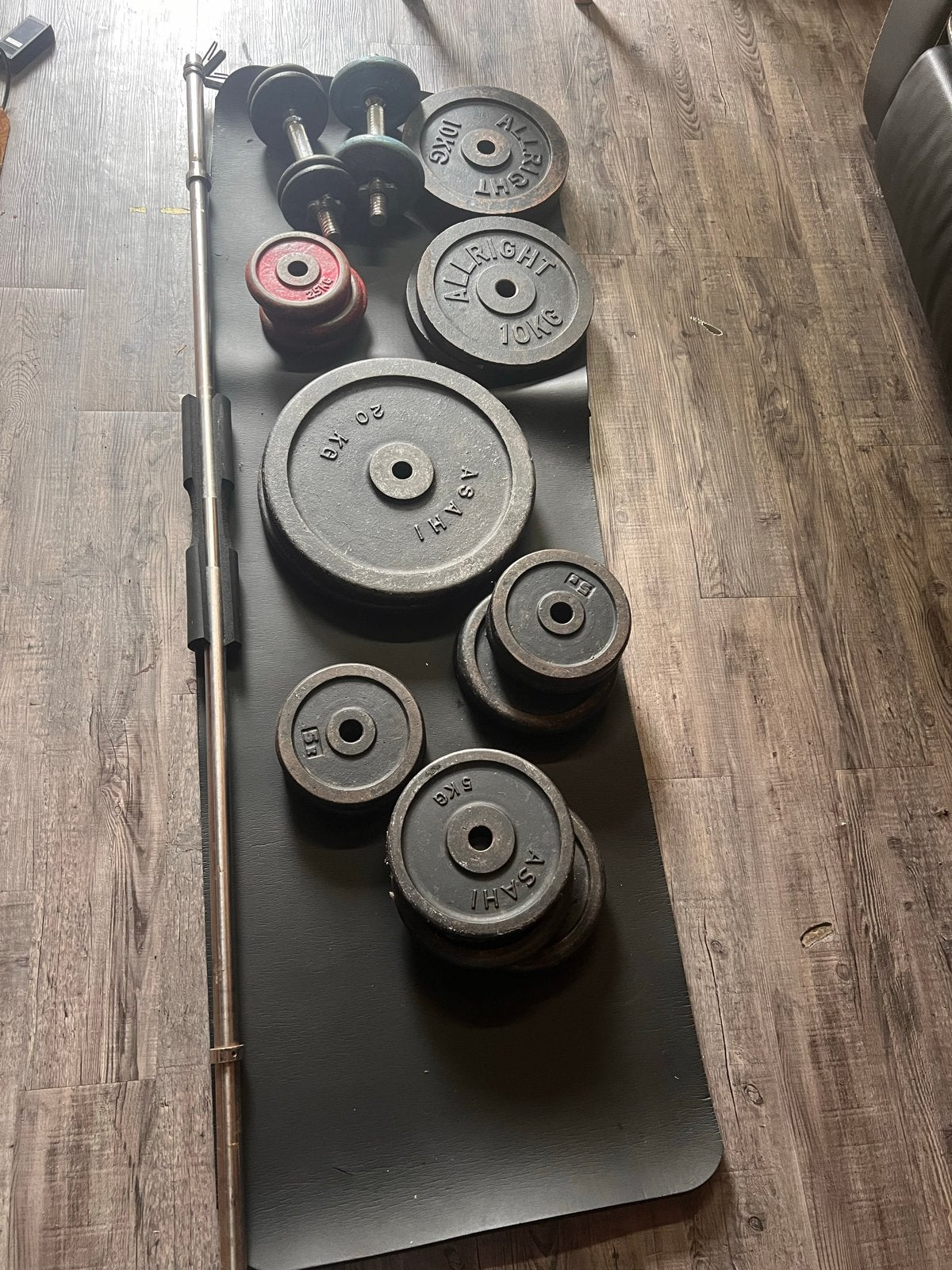 Ruim 150 kg gietijzeren gewichten, halter en dumbells, Sport en Fitness, Ophalen, Gebruikt, Armen, Dumbbell