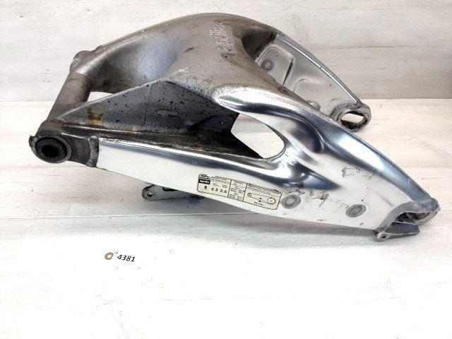 RSV1000R 1998 - 2003 Aprilia Achterbrug D1-47034