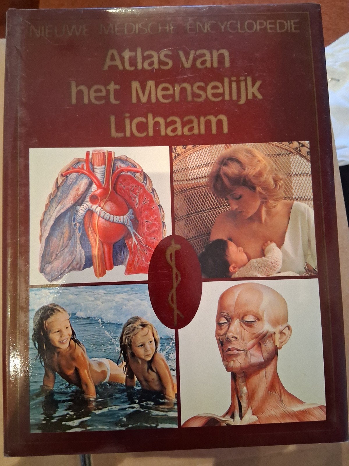 2 prachtige medische boeken: Baby- en Kinderziekten & Atlas, Boeken, Ophalen, Zo goed als nieuw, Overige typen