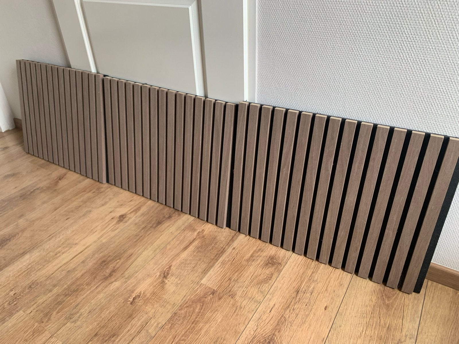Akoestische wandpanelen lattenwand met vilt - 3 reststukken, Hout, Ophalen of Verzenden, Zo goed als nieuw, Japandi