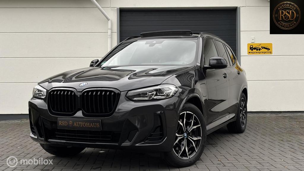 BMW X3 xDrive30e M-Pakket Pano,Leder,Keyless,Camera,SOH 94%, Automaat, 1998 cc, Gebruikt, 2000 kg
