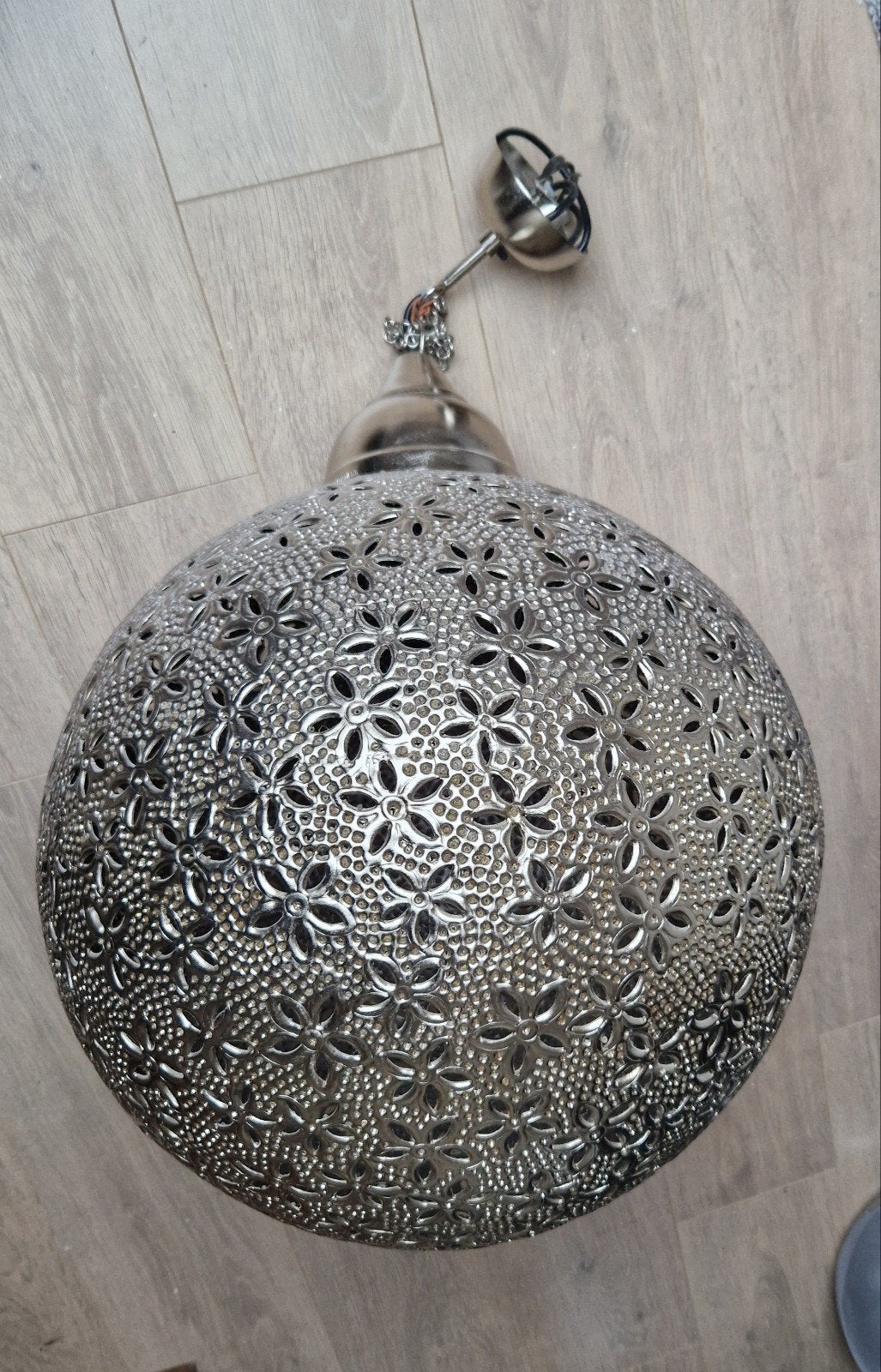 Grote lamp van Riverdale, Ophalen