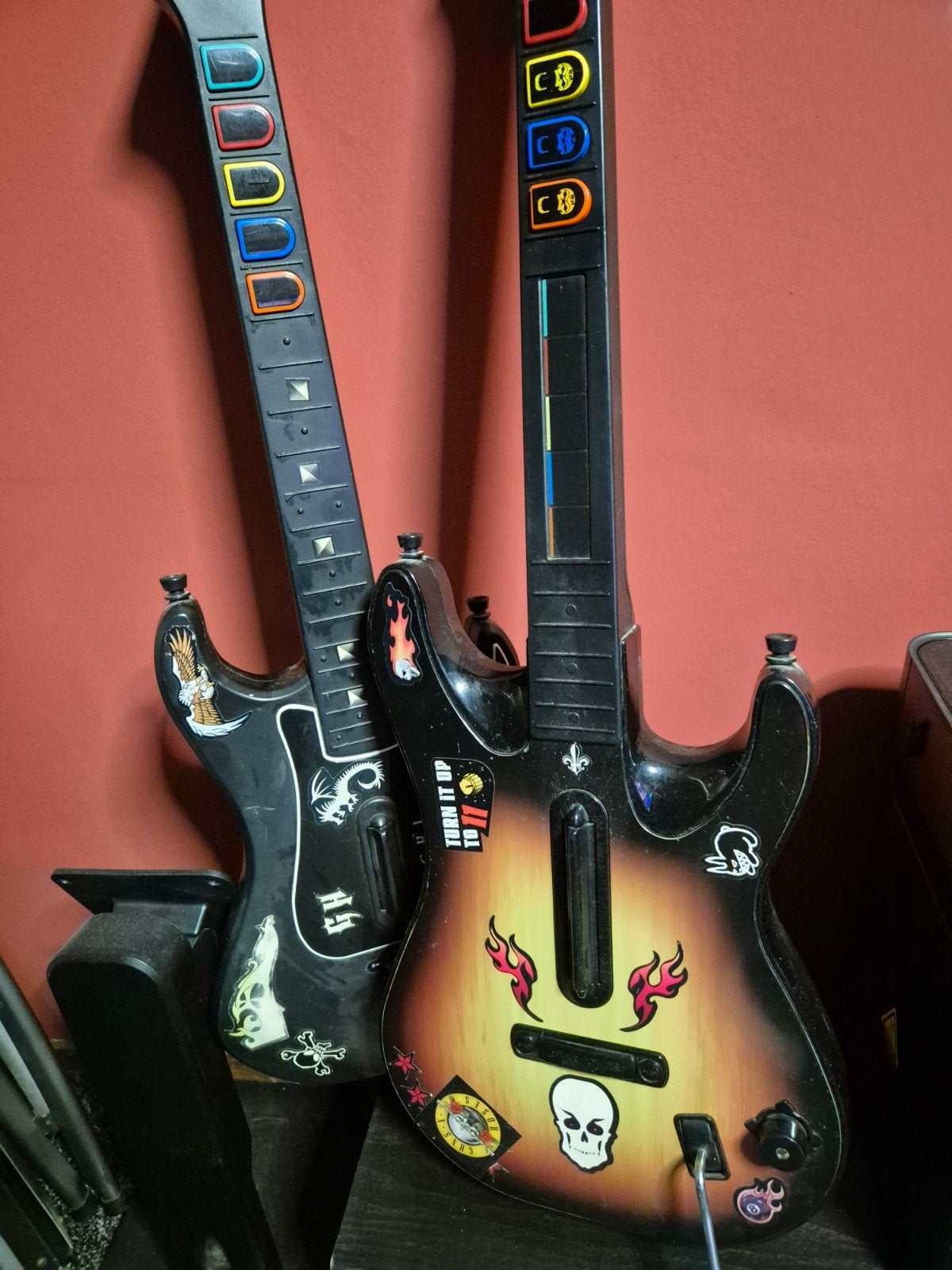 2x Guitar Hero gitaren voor PlayStation 2, Spelcomputers en Games, Ophalen of Verzenden