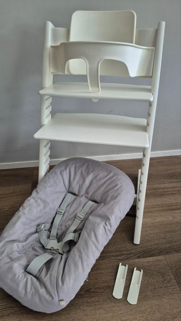Witte Stokke Tripp Trapp stoel met newborn en babyset, Ophalen of Verzenden, Zo goed als nieuw, Meegroeistoel