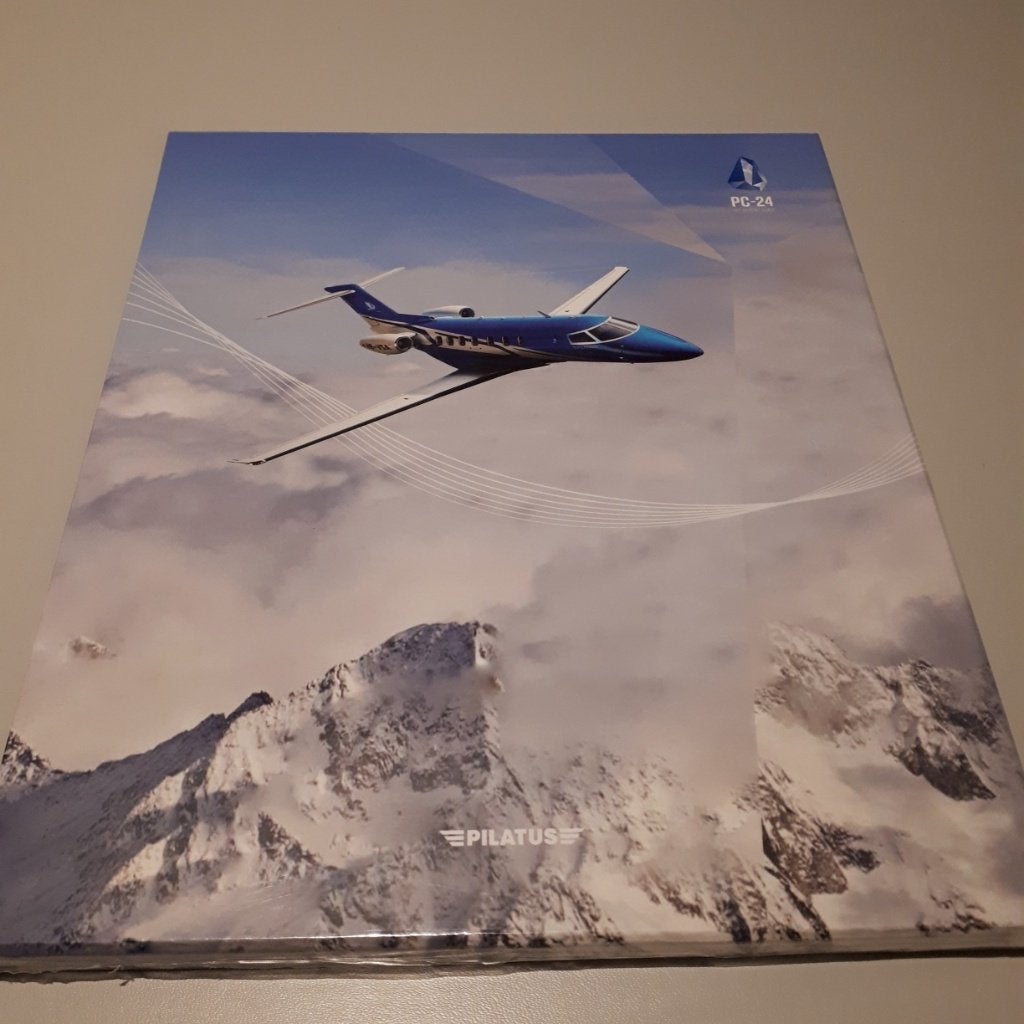 VLIEGTUIGBOEK PILATUS PC-24 zeldzaam, Ophalen of Verzenden, Nieuw, Boek of Tijdschrift