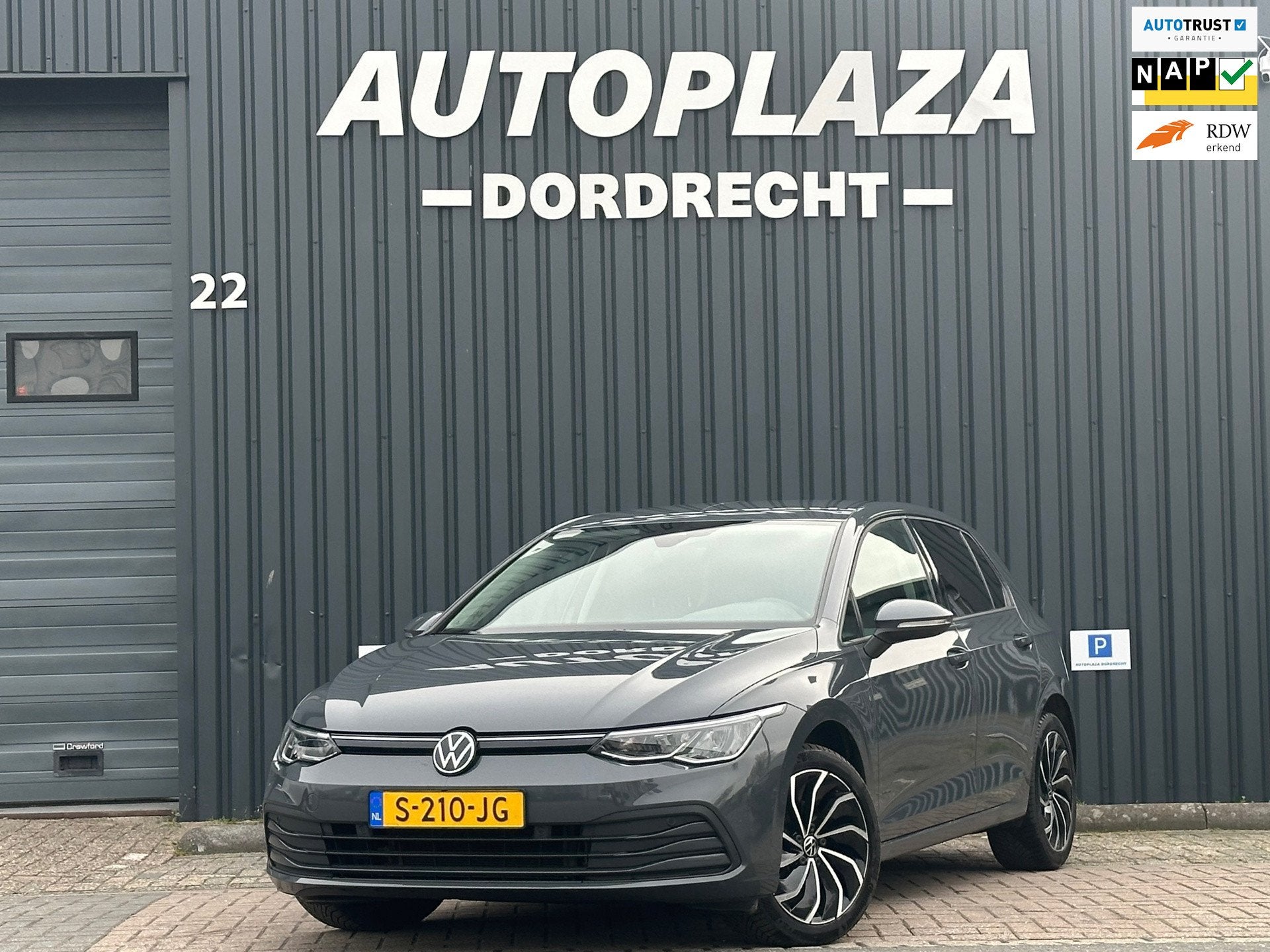 Volkswagen Golf 1.0 TSI Life |DealerOnderh|ACC|Virtual|Carpl, Voorwielaandrijving, Stof, Gebruikt, Euro 6