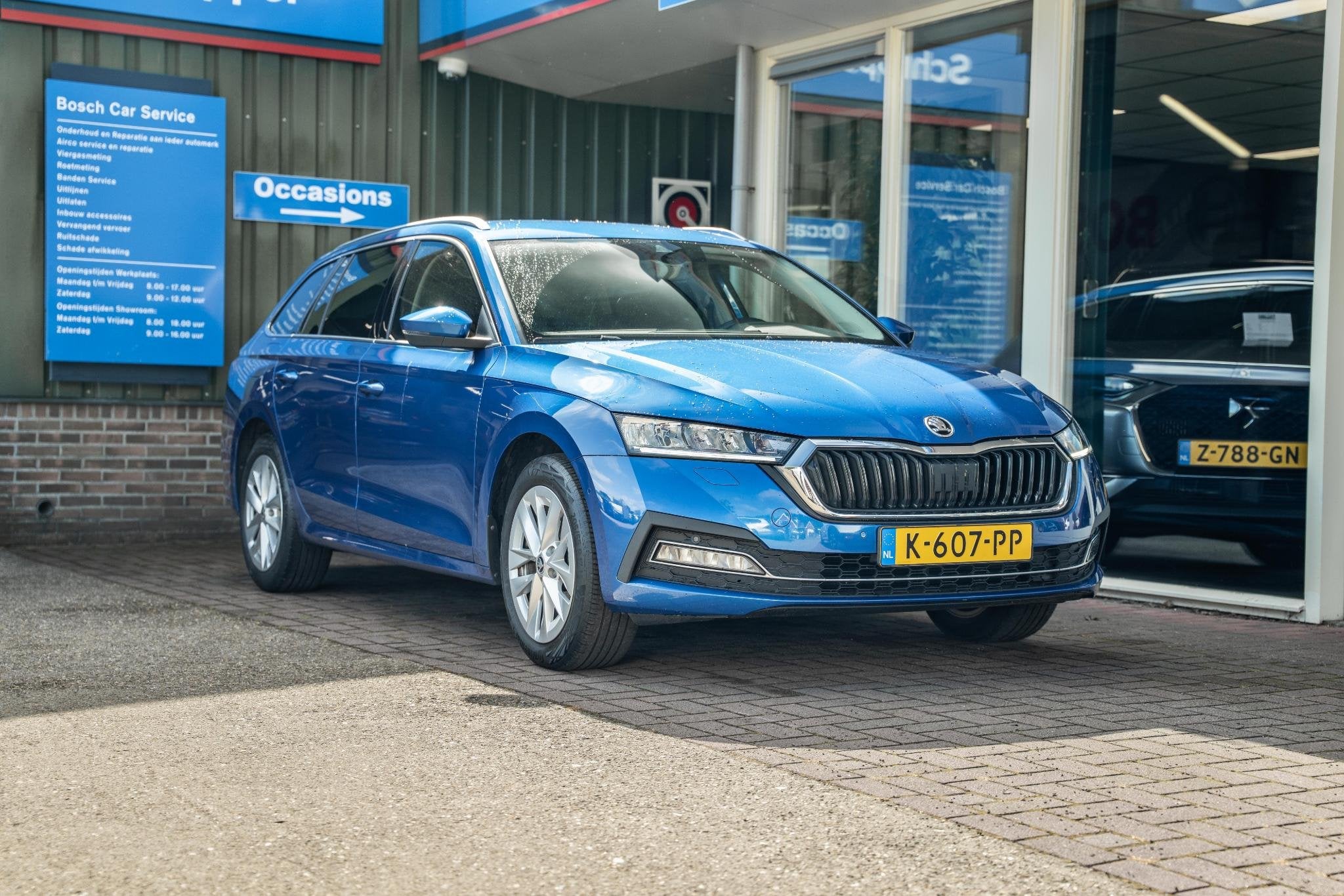 Skoda Octavia Combi 1.0 TSI Business Edition Plus, Auto's, Skoda, 12 maanden, Stof, Gebruikt, Blauw