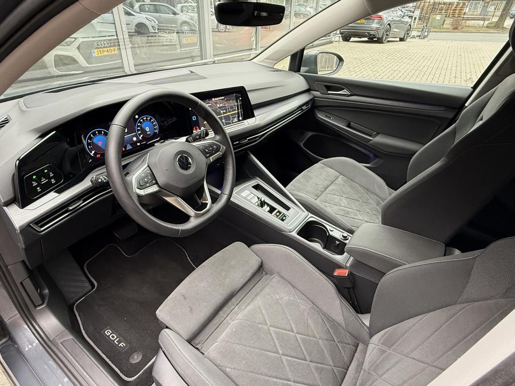 Volkswagen Golf 1.5 eTSI 150PK AUT. *!* RADAR/ HuD/ 18 INCH/, Auto's, Volkswagen, Euro 6, 4 cilinders, 150 pk, Alcantara