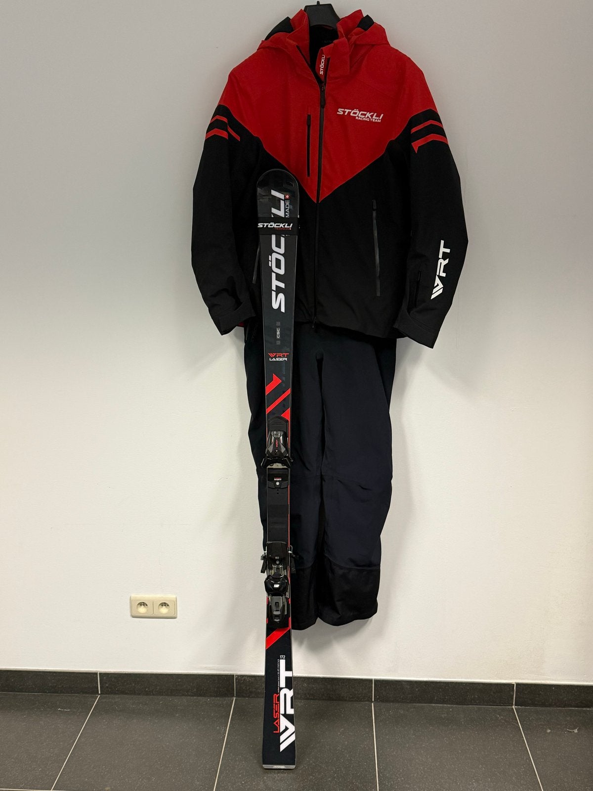 Stöckli Laser WRT Ski's met bijpassende jas en broek, 160 tot 180 cm, Zo goed als nieuw, Carve, Skiën