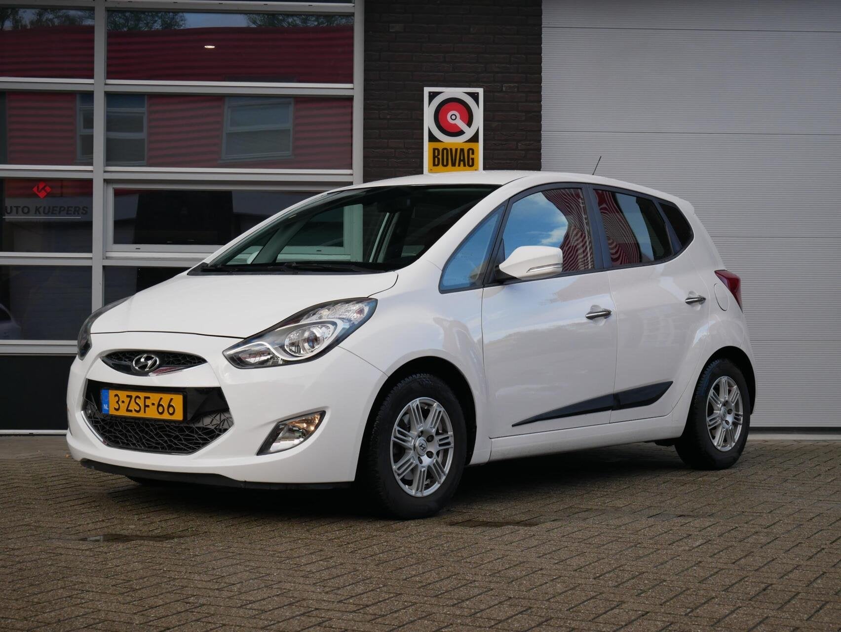 Hyundai ix20 1.6i i-Catcher Leder| Trekhaak| Navi| Camera, 4 cilinders, Wit, Leder, Bedrijf