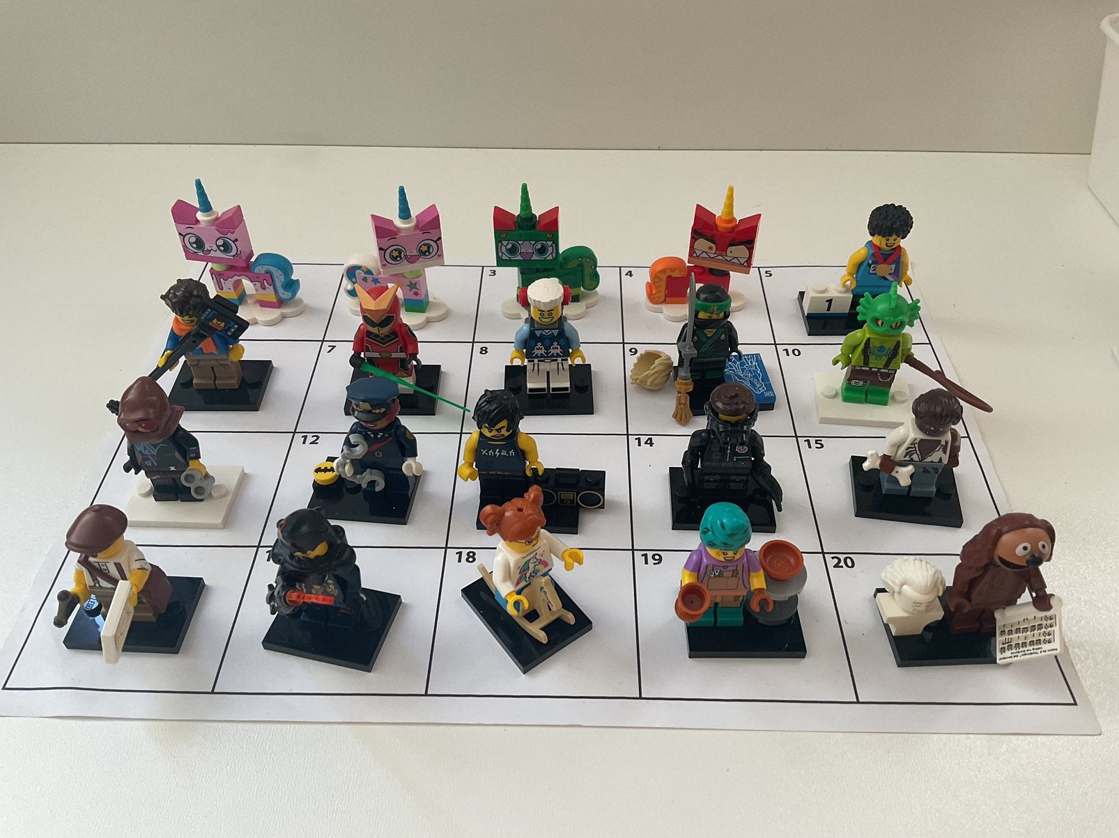 Lego minifigures (D), Compleet, Lego, Ophalen of Verzenden, Zo goed als nieuw