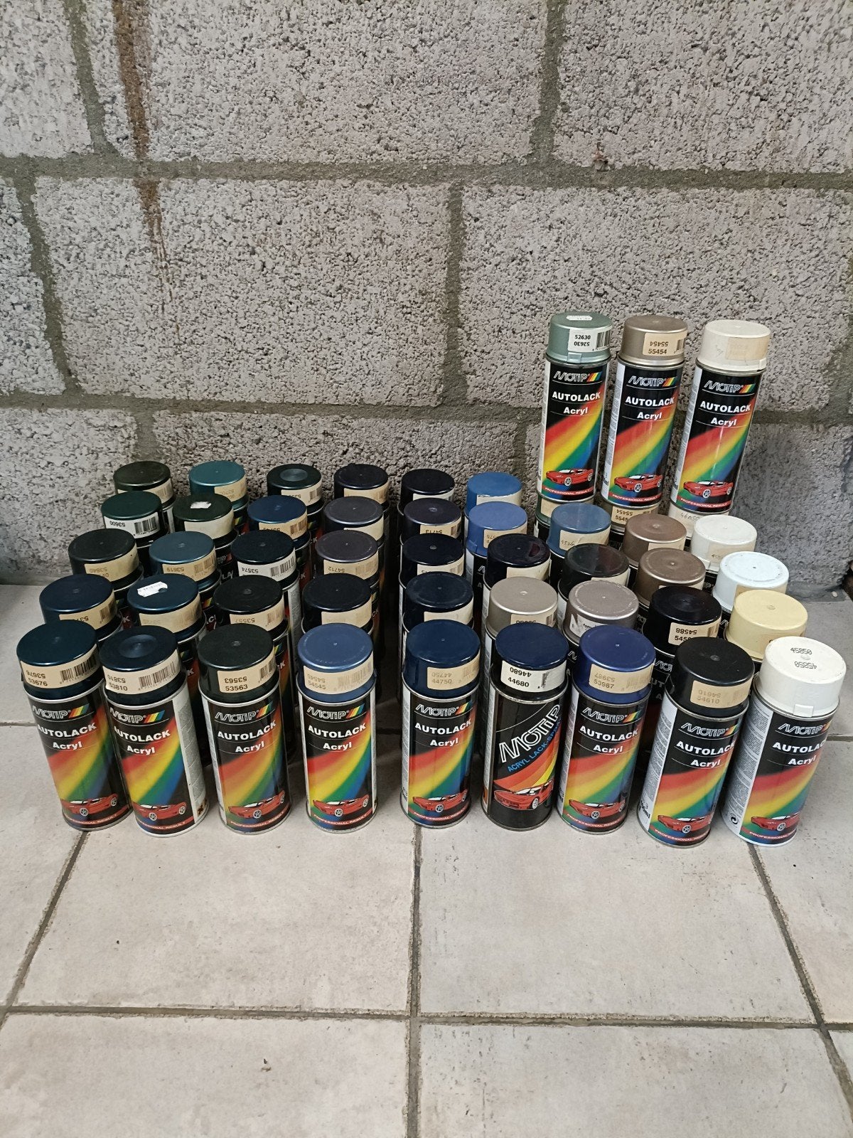Motip spuitbussen diverse kleuren 47st, Ophalen, Wit