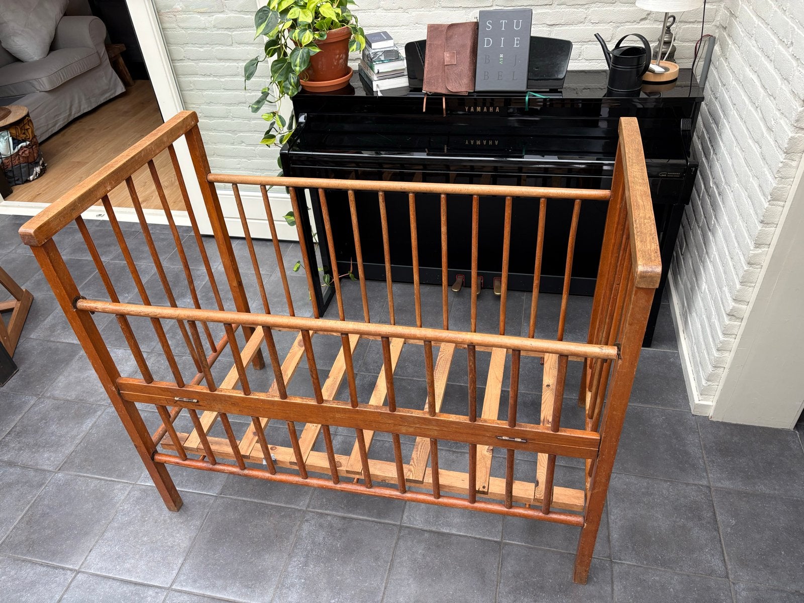 Vintage houten ledikantje, Antiek en Kunst, Ophalen
