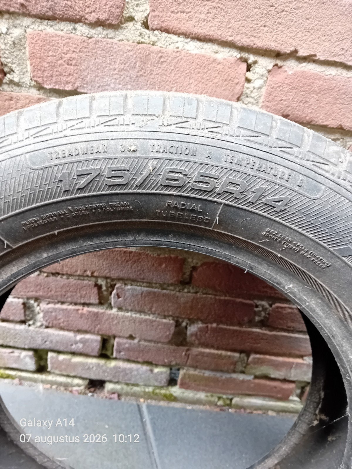 twee banden van fiat panda, Ophalen