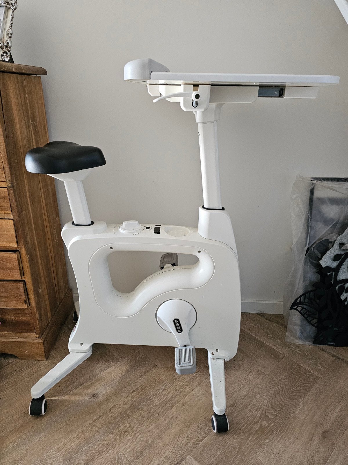 Flexispot Bureaufiets met Tafel - Zo goed als nieuw, Ophalen, Gebruikt, Benen, Hometrainer